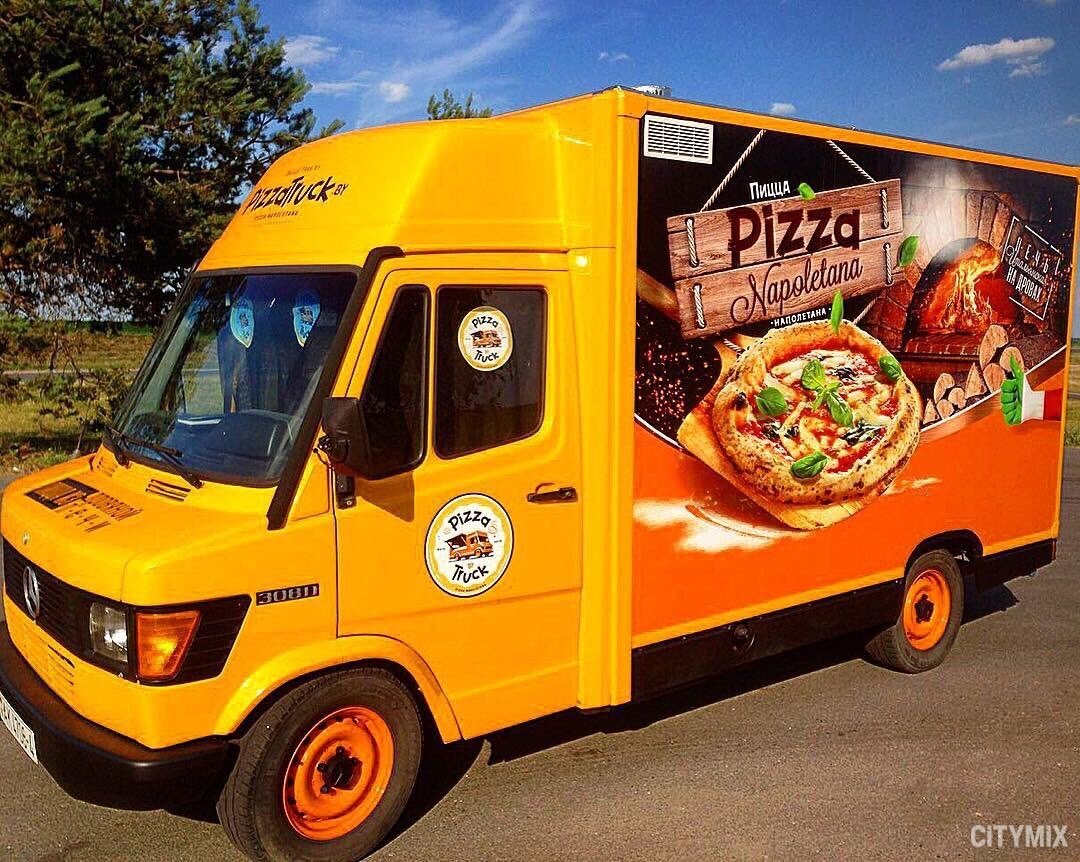 Пицца на колесах. Фудтрак пицца. Фудтрак пицца на дровах. Фудтрак тонар. Пицца фабрика фудтрак.