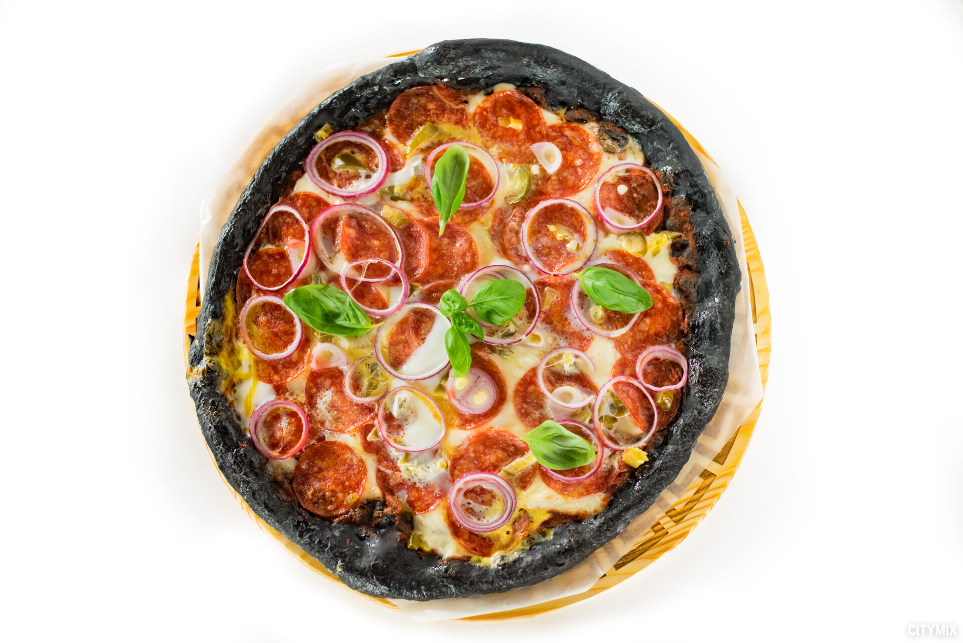 Черная пицца
